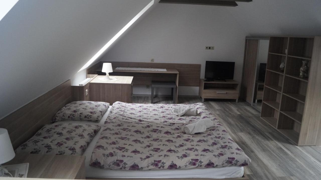 Penzión Jolla Červený Kláštor Exterior foto